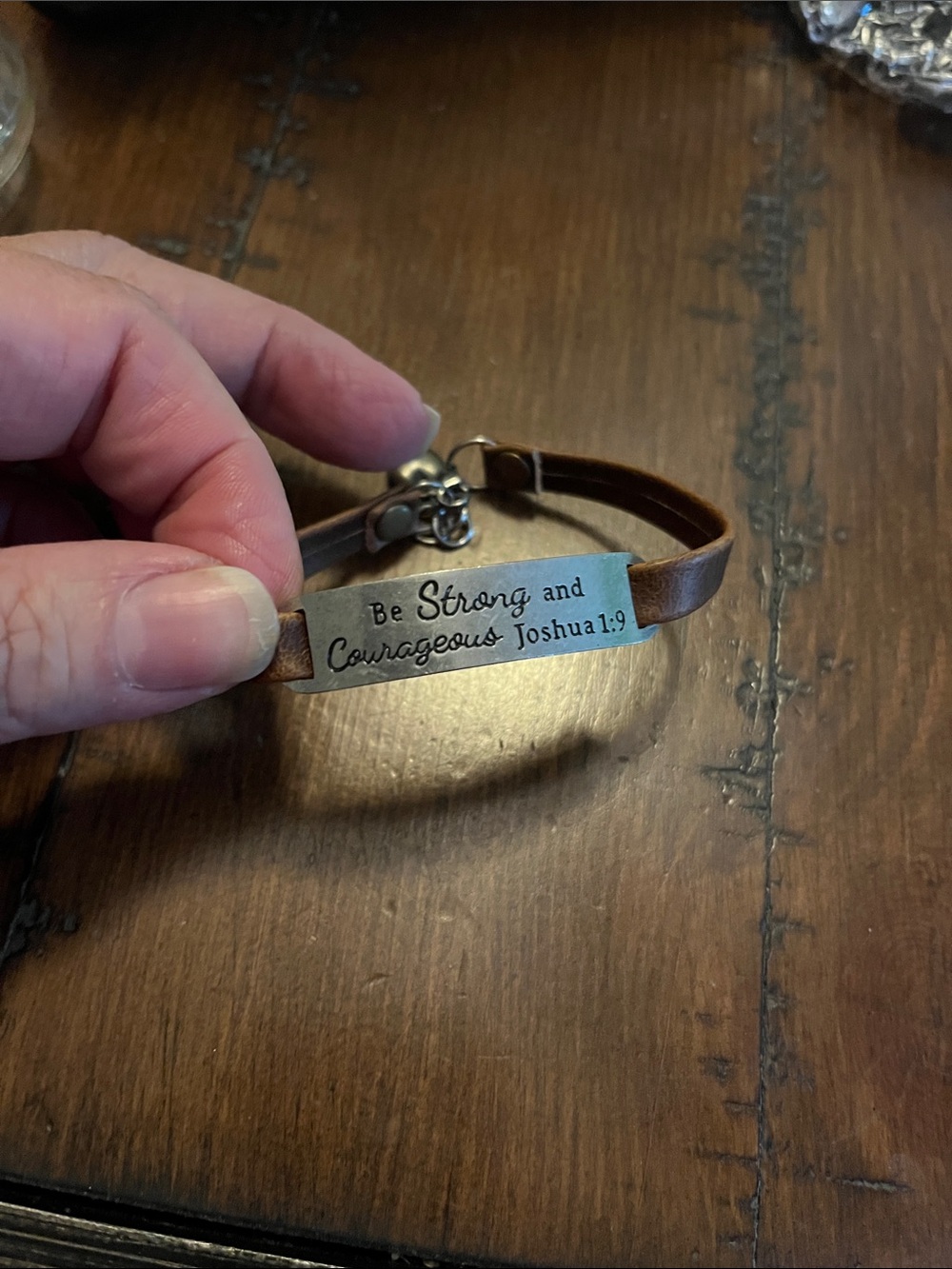 Be strong and courageous bracelet 1840